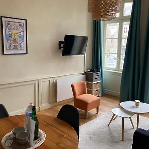 L'aparthe - Vue Sur La Place Du Marche Apartment