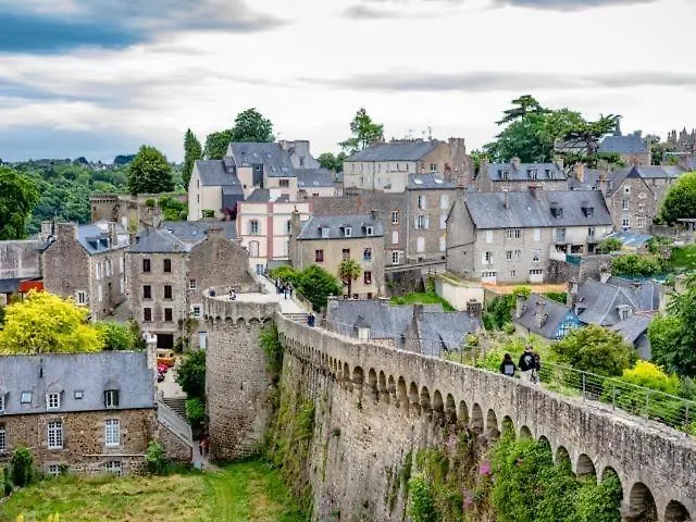 La Residence Des Cordeliers Dinan 0*,  France